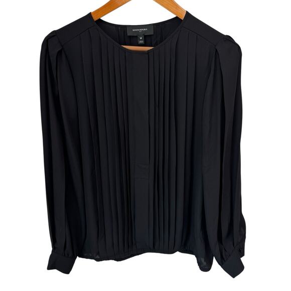 BANANA REPUBLIC Pleated Georgette Blouse Womans Size M Black NWT - Picture 1 of 10